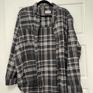 Oversized Gray and White Flannel